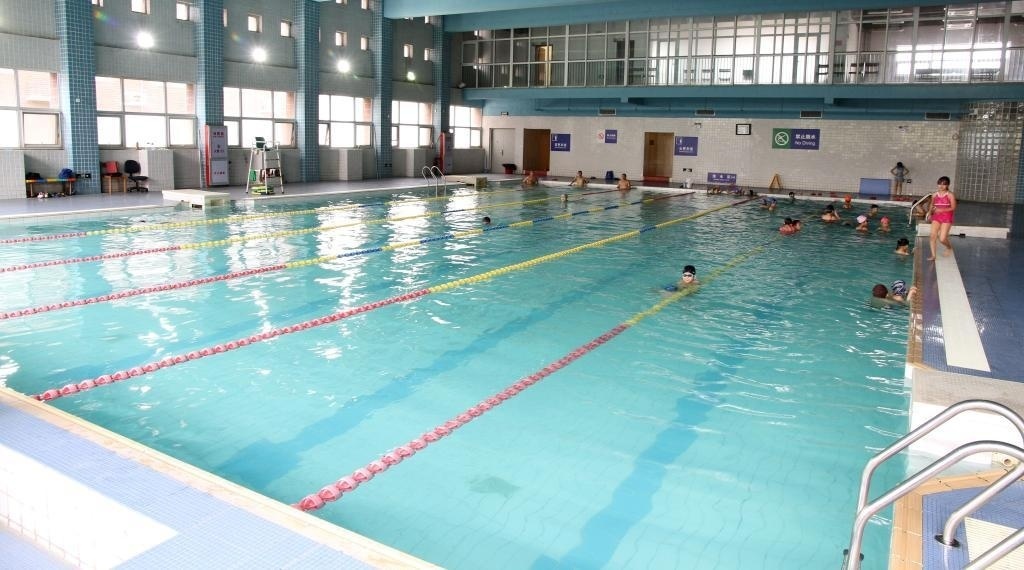 游泳馆