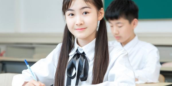 初中英语成绩中等情况的学生