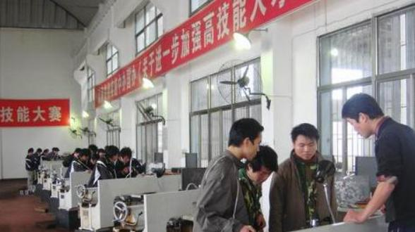 娄底现代信息中等职业学校