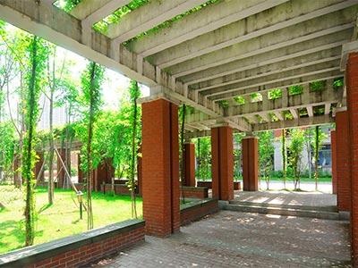 成都七中高新校区七里香长廊