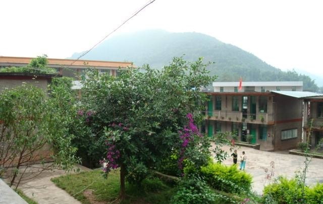 隆昌县石燕职业中学招生办