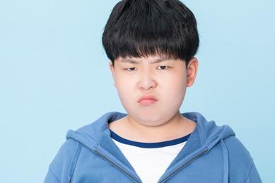 喜欢争抢