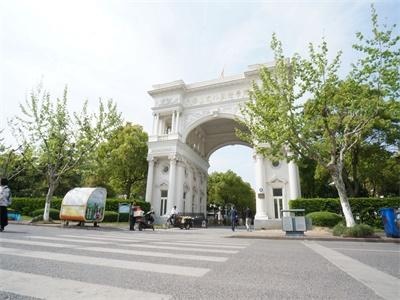 泰莱国际高中