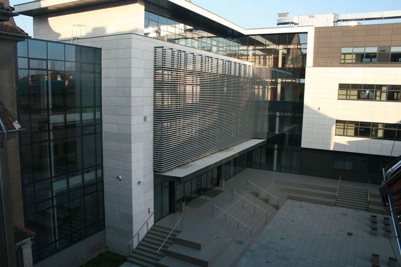 奥波莱技术大学