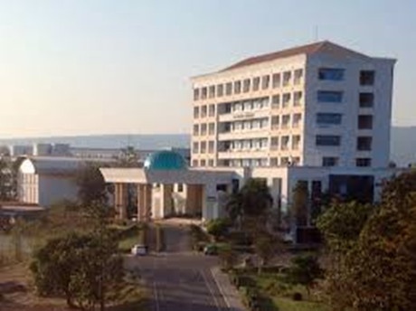 差亚鹏皇家大学