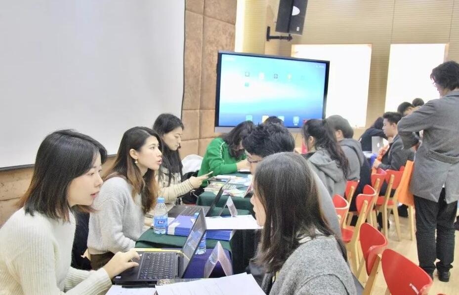 教育展现场.jpg