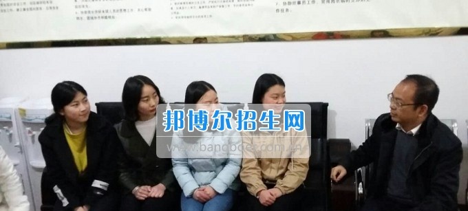 南充师范学校蔡礼儒校长赴高坪、嘉陵参加实习就业基地挂牌并看望实习生