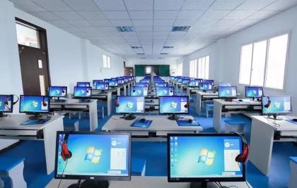 美华学校计算机教室.jpg