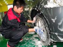 车辆美容泡沫洗车