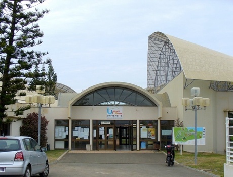 新喀里多尼亚大学