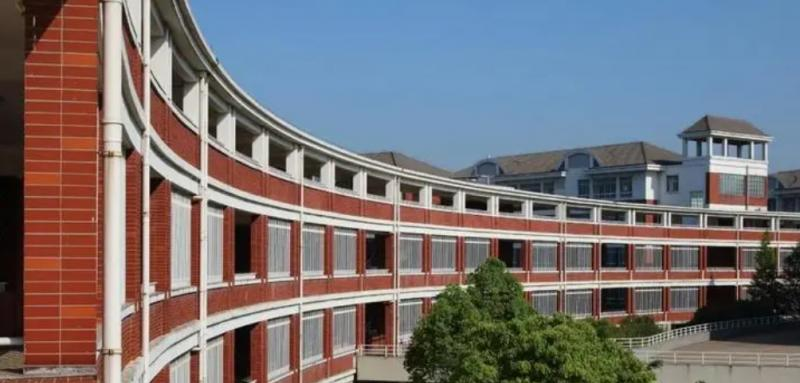 2023江苏省梁丰高级中学多少钱(学费明细)