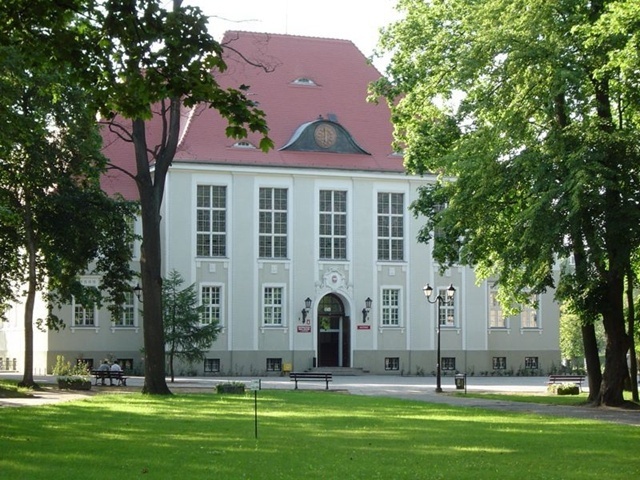 苏莱胡夫高等职业学校