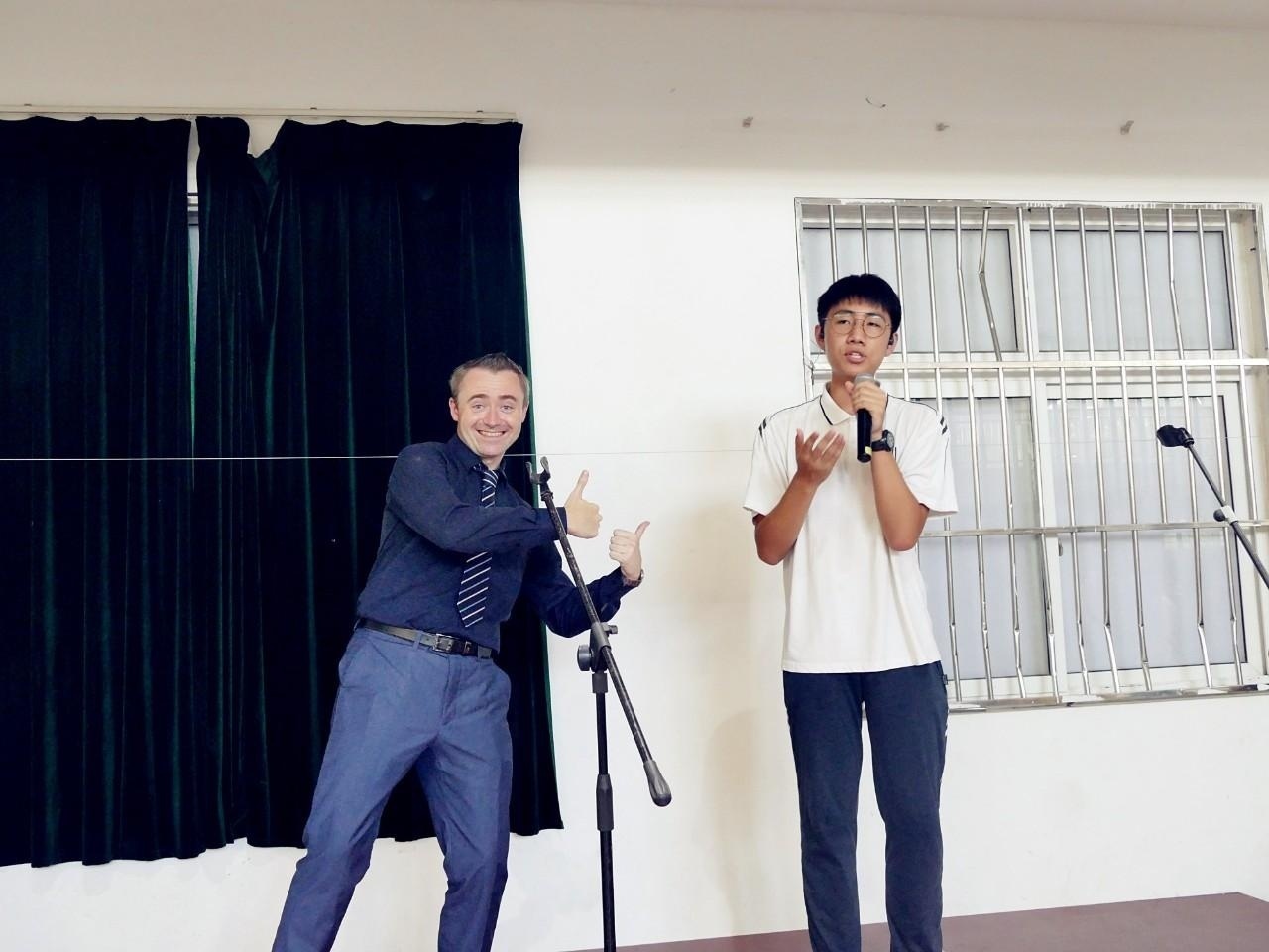 人气外教James 拉票.jpg