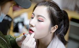 对化妆感兴趣