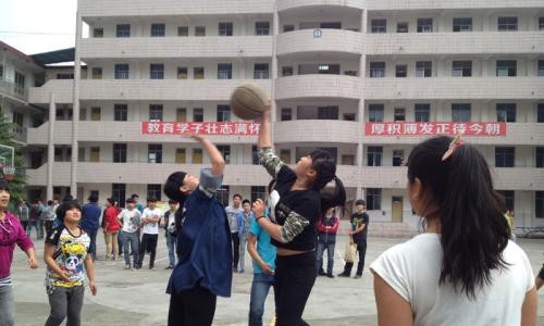 雅安市职业高级中学2021年学费、收费多少