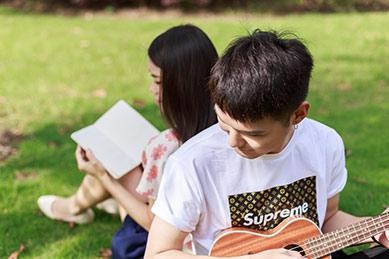 有一定的基础，英语水平较高，或大学四级500分以上