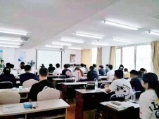 {山东济南英语培训，小班授课，实战教学