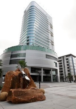 诗纳卡宁威洛大学