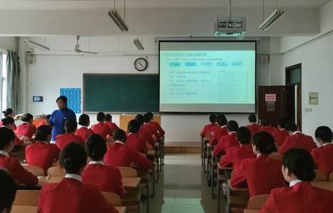 厦航乘务长应邀到滨州学院乘务学院作报告