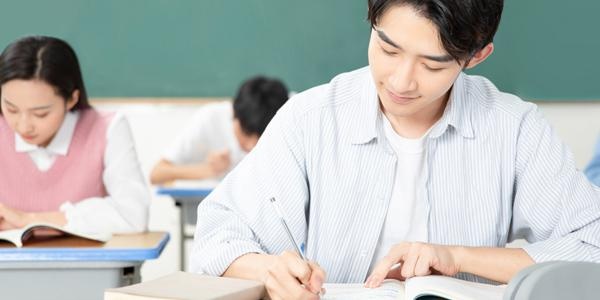 学习过《标准日本语中级上下册》或同类教材者