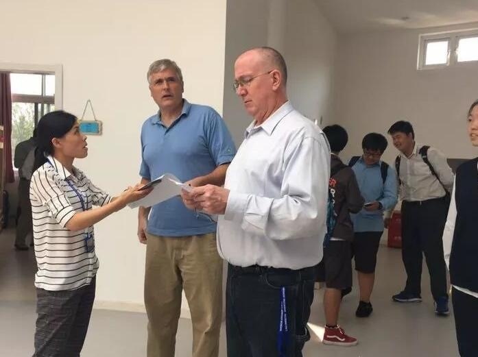 参观寝室.jpg