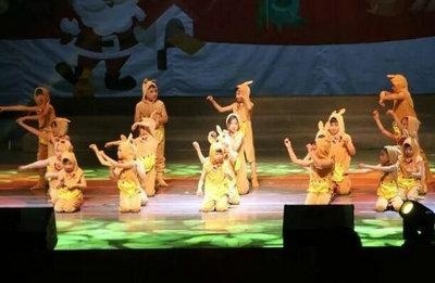 2017中加枫华国际小学圣诞Party:开场舞