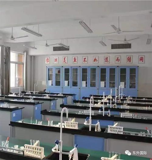 南京东山外国语学校国际部实验室