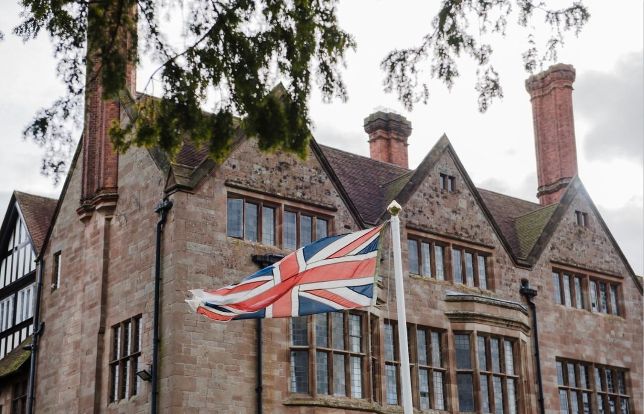 英国阿德科特学校.jpg
