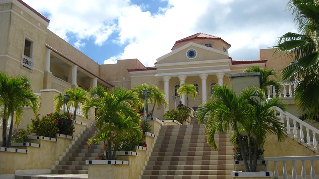 加勒比美国大学