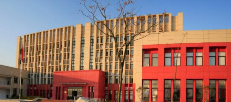 江西财经大学现代经济管理学院是几本？是985和211吗？