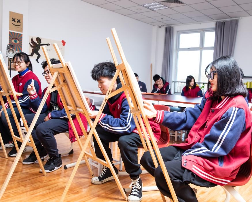 力迈中美国际高中