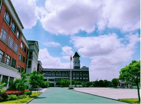 上海枫叶国际学校.jpg