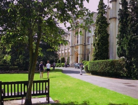 里士满美国国际大学