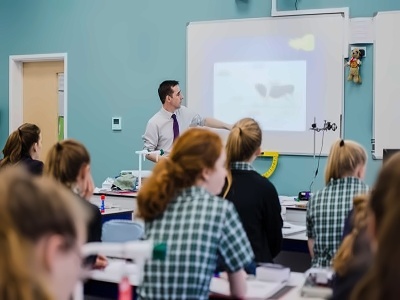 英国阿德科特女子中学