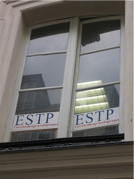 巴黎市政工程建筑工業(yè)專科學(xué)校