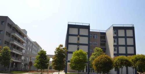 四川华新现代职业学院怎么样、好不好