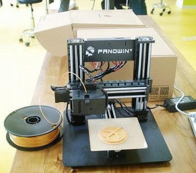 湖州帕丁顿双语学校孩子们的校园生活：3D打印机