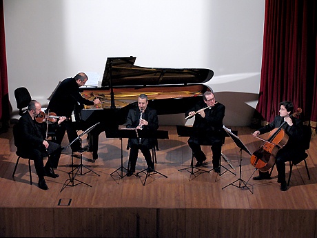 卡斯特尔诺沃内蒙蒂私立音乐学院