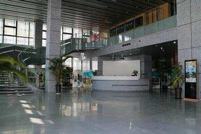 美国林登中学上海校区教学楼大厅