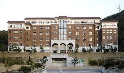 灵山大学