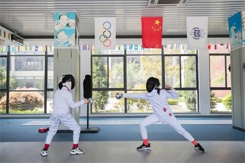 句容碧桂园学校击剑