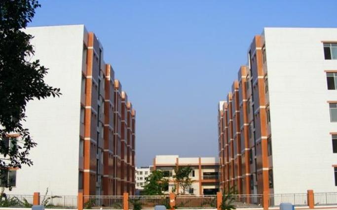 泸州长江职业学校