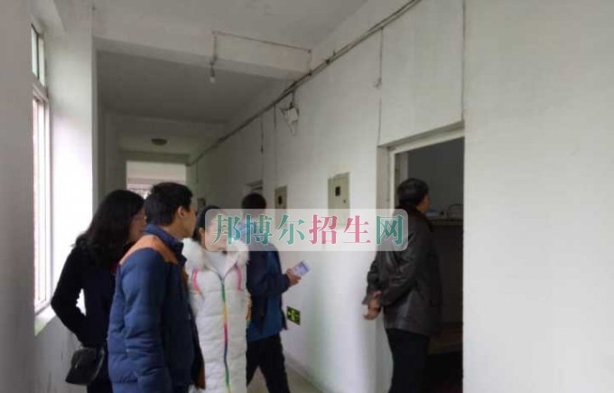 成都翔飞航空职业技术学校