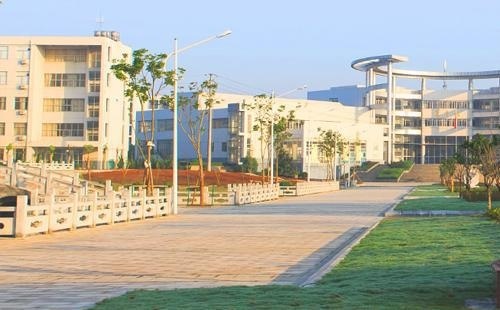 南京理工大学紫金学院国际高中