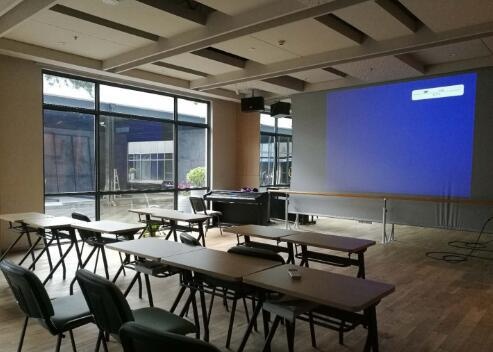 美国蒙特沃德高中上海校区多媒体教室.jpg