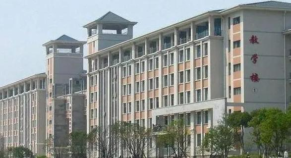 三亚青林学校地址，乘车路线