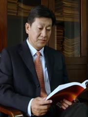 陈鲁雁 云南民族大学党委书记。