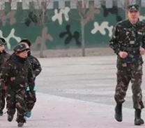 与教官晨跑留影