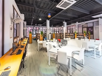 上海市燎原双语学校校园环境