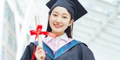 参加公共英语三级考试，了解自己的英语能力